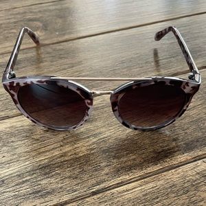 Fossil tortoise & gold sunglasses